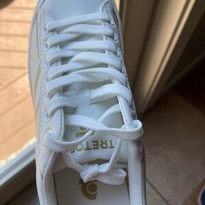 Tretorn White and Gray Serve Sneakers